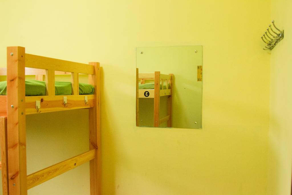 Leo Tian An Men Hostel Пекин Экстерьер фото