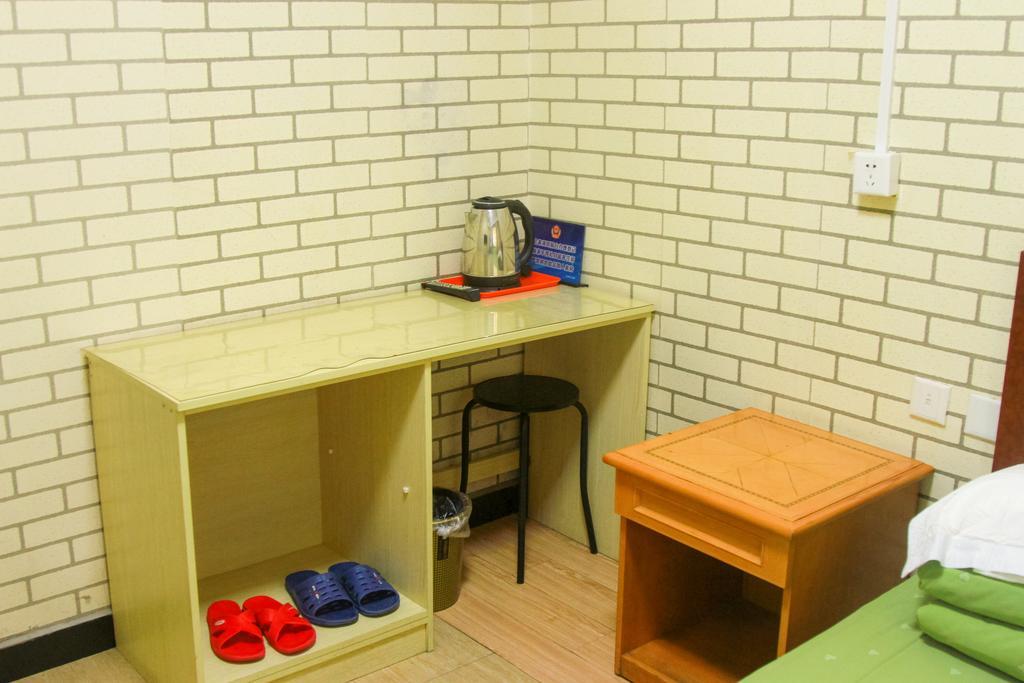 Leo Tian An Men Hostel Пекин Экстерьер фото