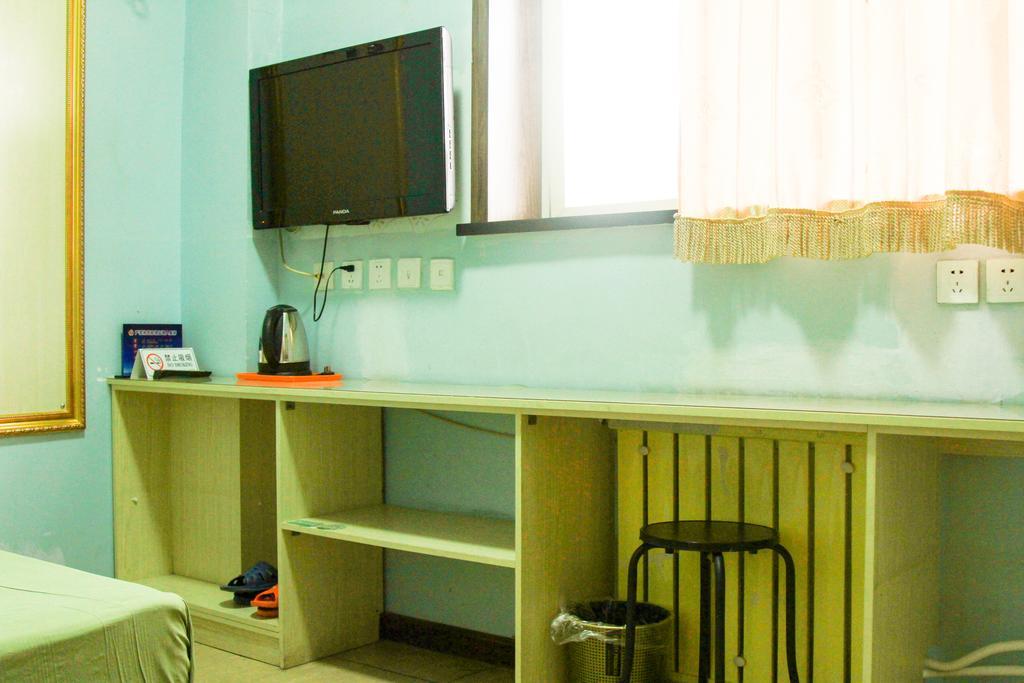 Leo Tian An Men Hostel Пекин Экстерьер фото